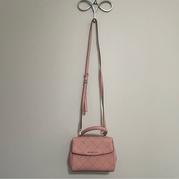 Michael Kors Blush Pink Crossbody Bag
~ Ava Small Quilted Saffiano Leather - Picture 12 of 16